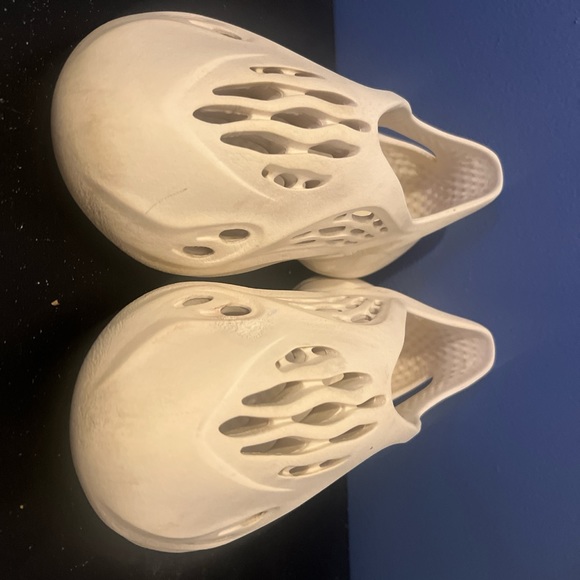 yezzy foam runner - Picture 1 of 4